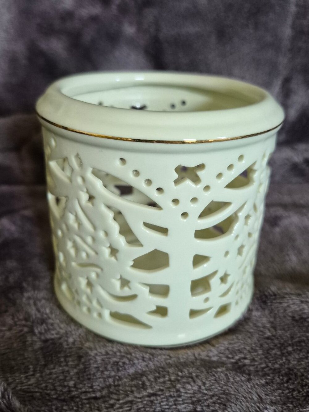Formalities Illuminations Collection Lace Porcelain Cream/Gold Tealight Holder